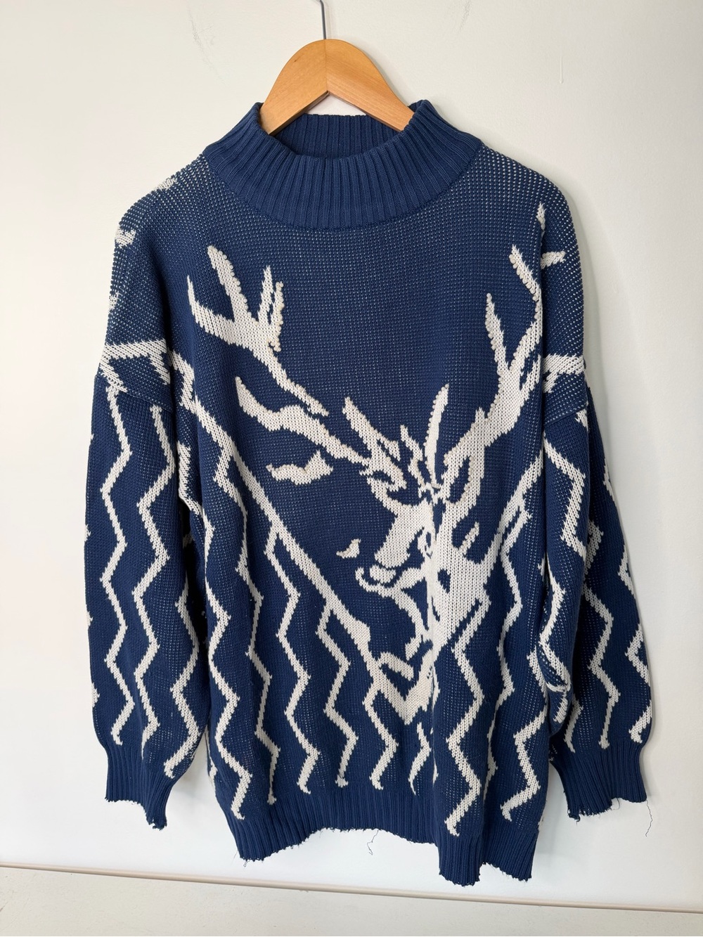 Vintage TCKU Reindeer Deer Graphic Knit Sweater Navy White Oversized L Christmas